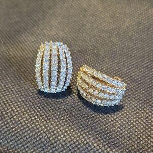 VINTAGE SPARKLING RHINESTONE CLIP ON EARRINGS